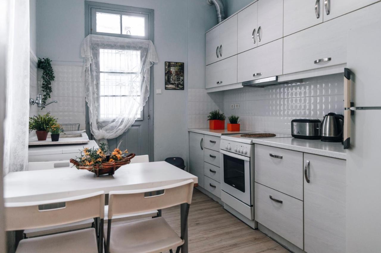 Monastiraki-Psiri, Old Town, 3-Bdr Apt, Sleep 6-10P, Spacious Court Yard Athen Eksteriør billede