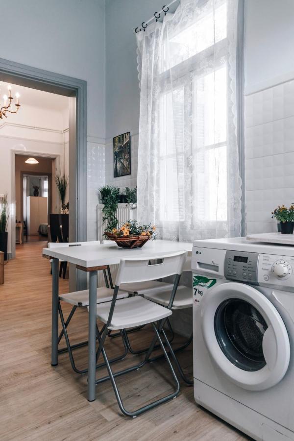 Monastiraki-Psiri, Old Town, 3-Bdr Apt, Sleep 6-10P, Spacious Court Yard Athen Eksteriør billede