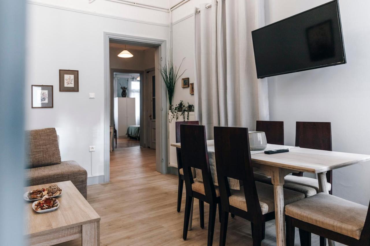 Monastiraki-Psiri, Old Town, 3-Bdr Apt, Sleep 6-10P, Spacious Court Yard Athen Eksteriør billede