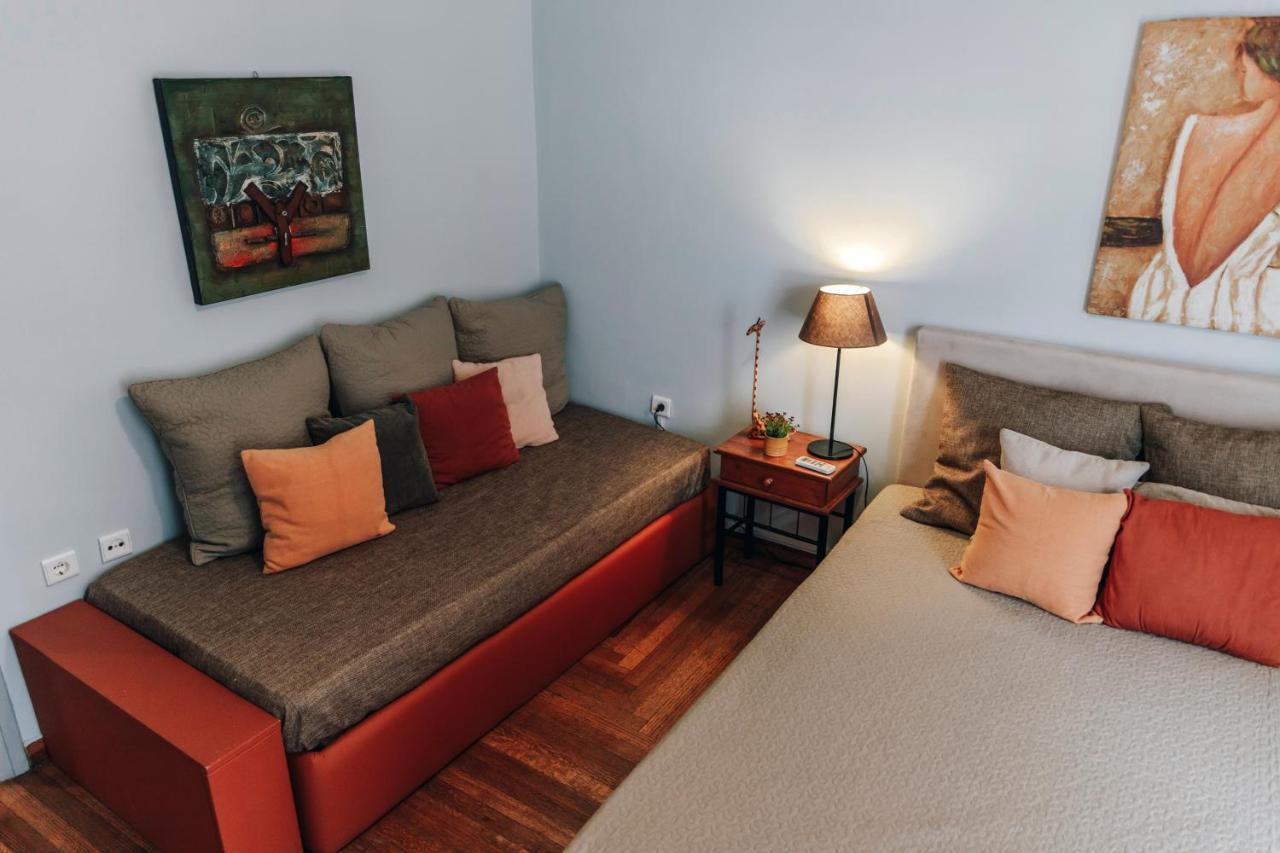 Monastiraki-Psiri, Old Town, 3-Bdr Apt, Sleep 6-10P, Spacious Court Yard Athen Eksteriør billede